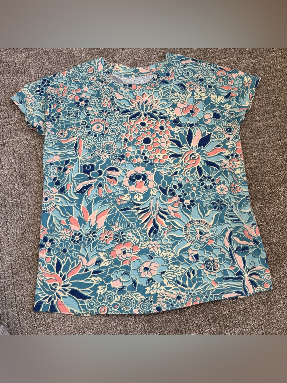 Sherpa Adventure Gear Blue Floral Short Sleeve Travel Tee - Women's Medium
